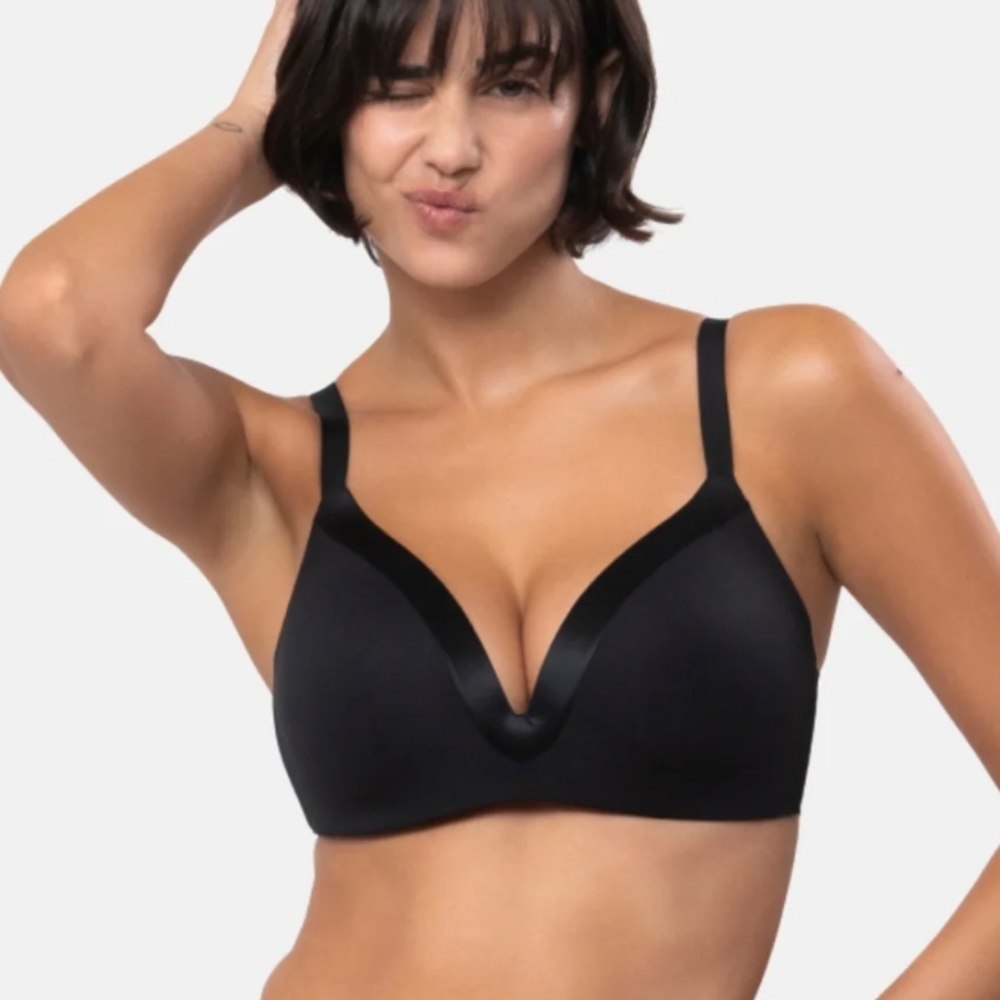 ☕️UNDEROUTFIT THE SATIN GRACE MOLDED  WIRELESS BRA SIZE XXL